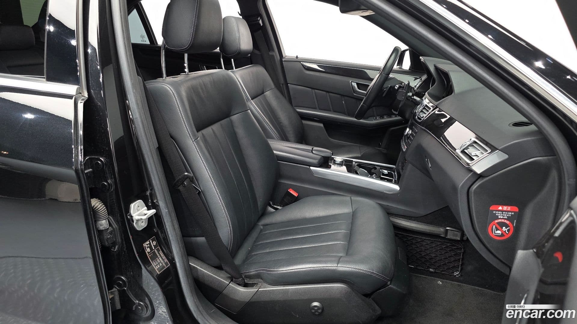 Main__Slider__Photo:E-Class Mercedes-Benz 2014.0-9