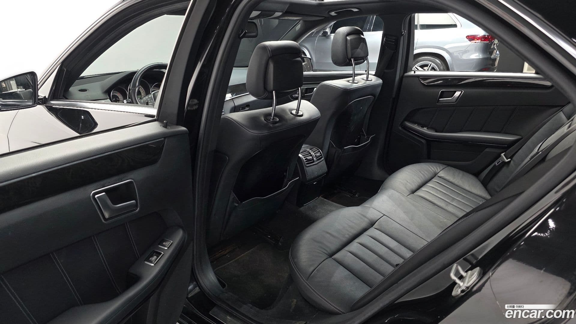 Main__Slider__Photo:E-Class Mercedes-Benz 2014.0-11