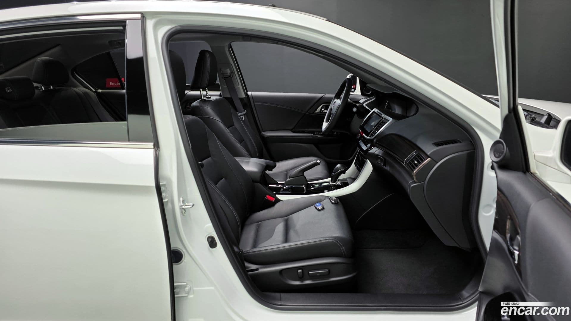 Main__Slider__Photo:Accord Honda 2017.6-9