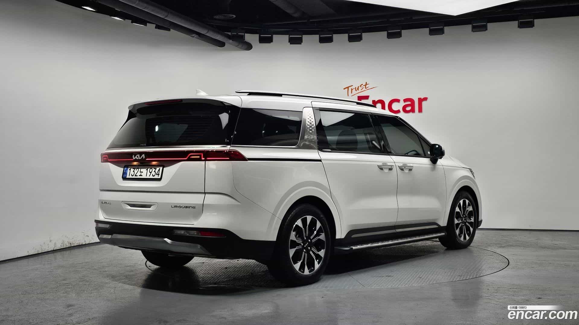 Canival Kia 2023.4-OUTER-002