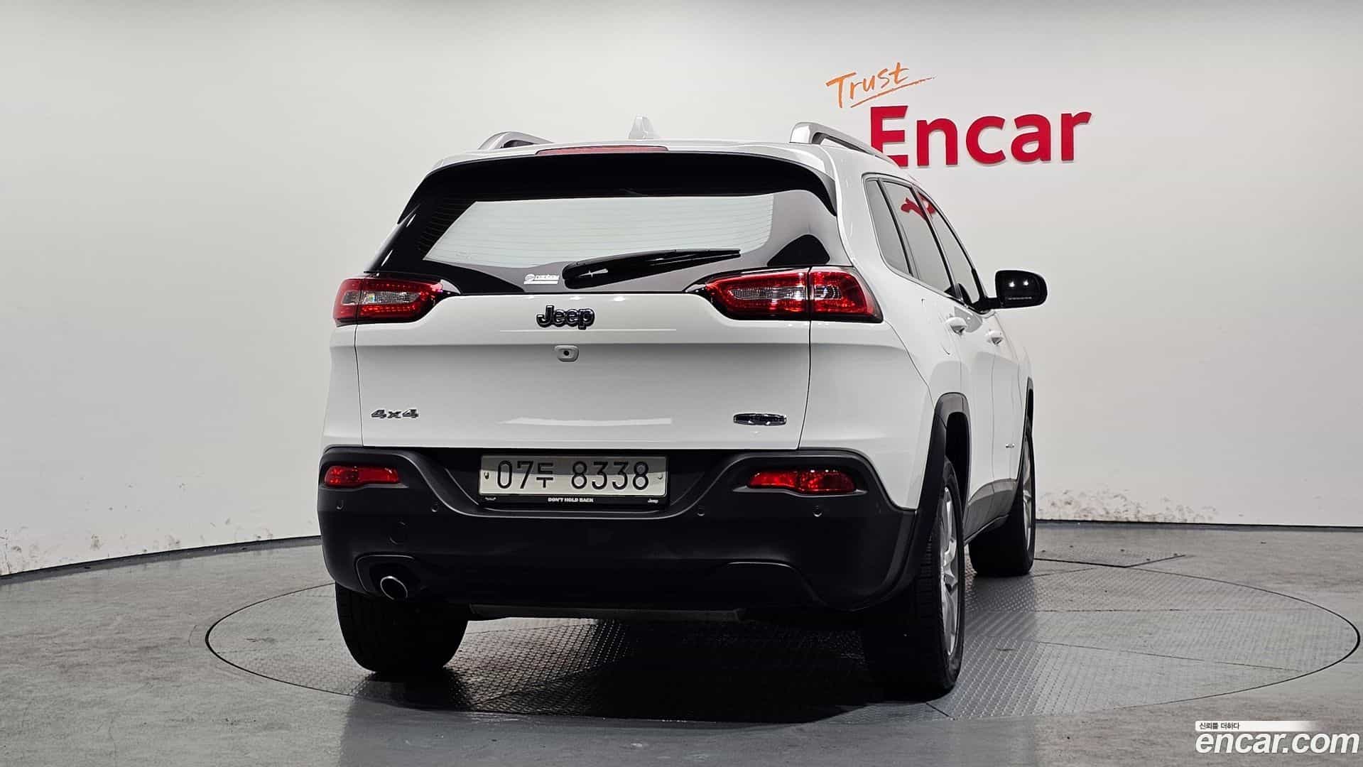 Cherokee Jeep 2018.0-OUTER-004