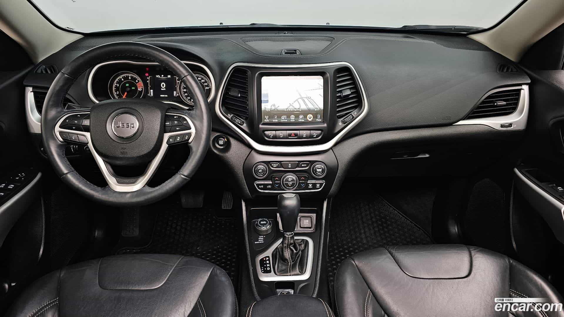 Cherokee Jeep 2018.0-INNER-007