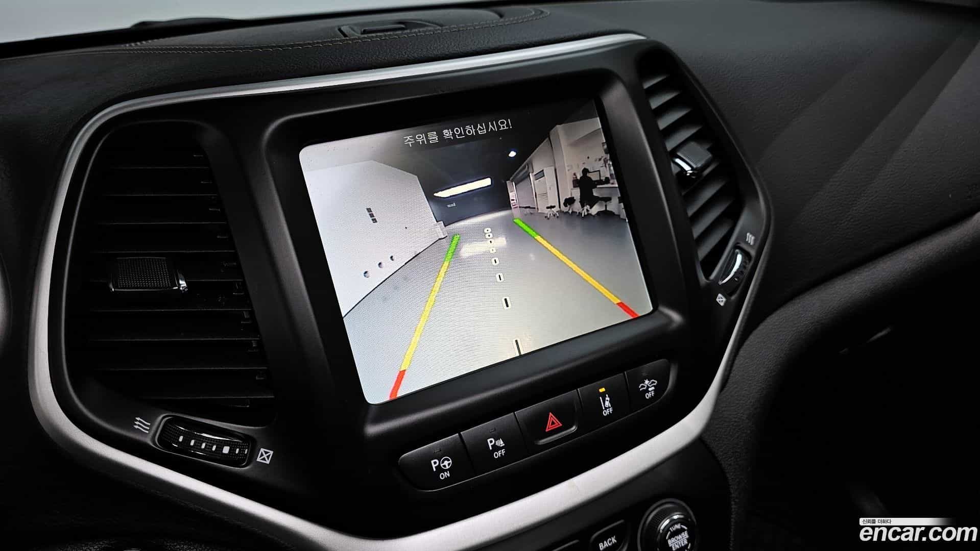 Cherokee Jeep 2018.0-OPTION-019