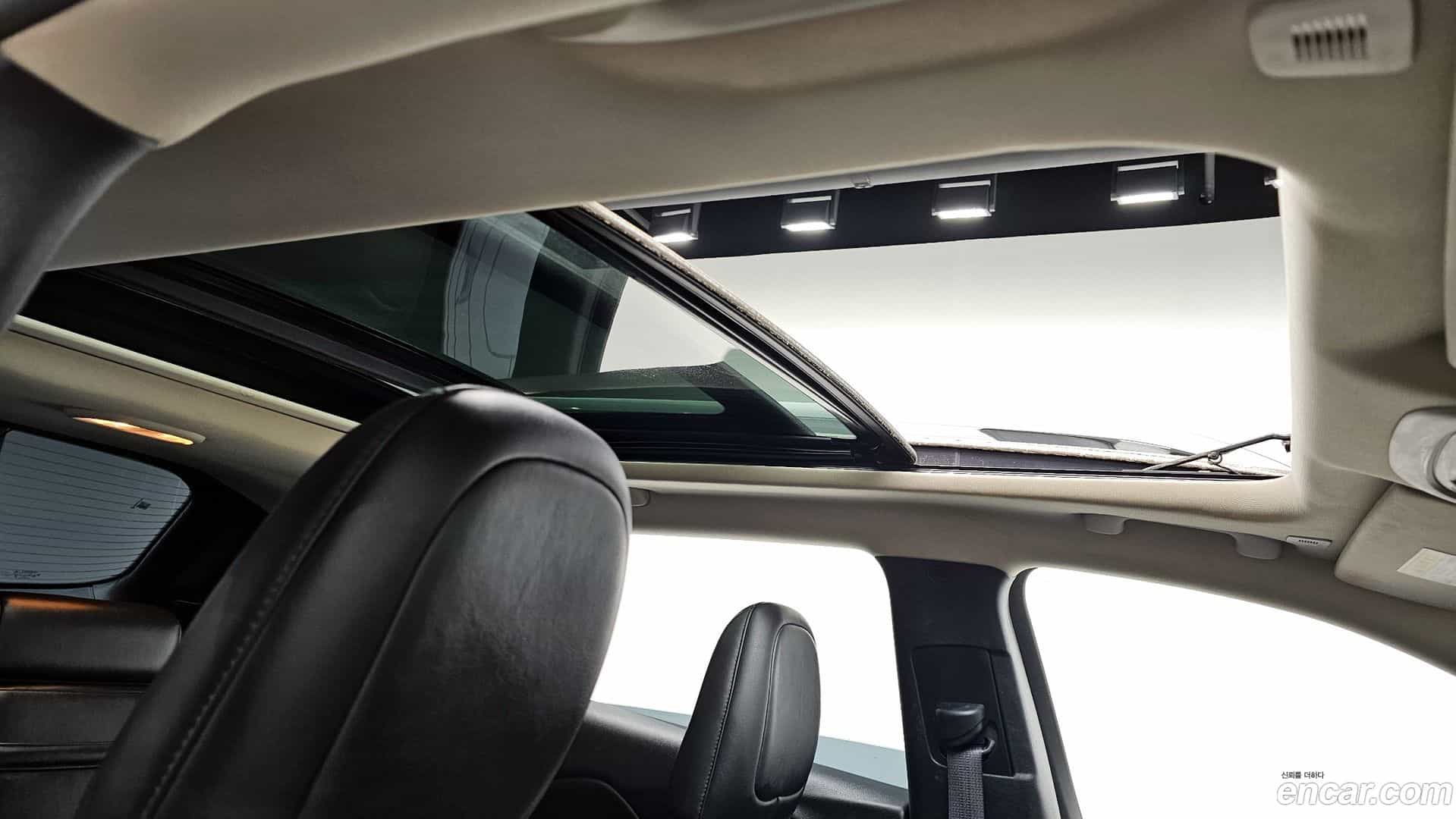 Cherokee Jeep 2018.0-OPTION-023