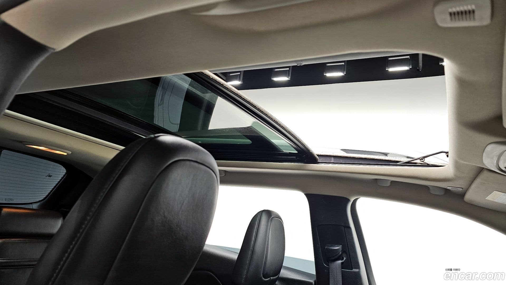 Main__Slider__Photo:Cherokee Jeep 2018.0-18