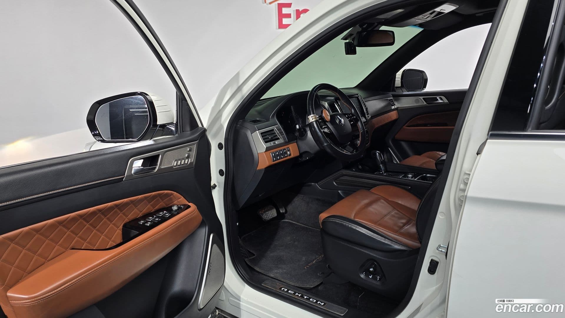 Main__Slider__Photo:Rexton KG_Mobility_Ssangyong 2017.4-9