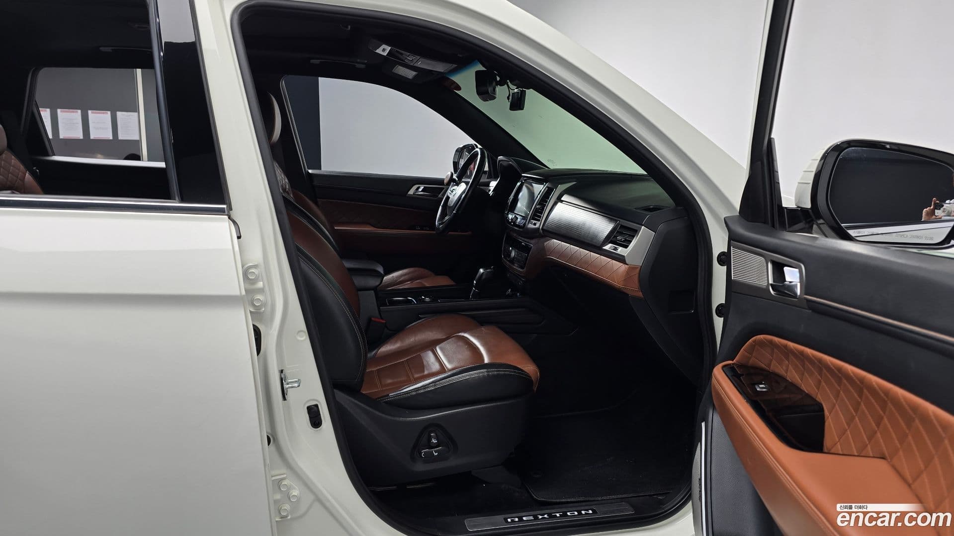 Main__Slider__Photo:Rexton KG_Mobility_Ssangyong 2017.4-10