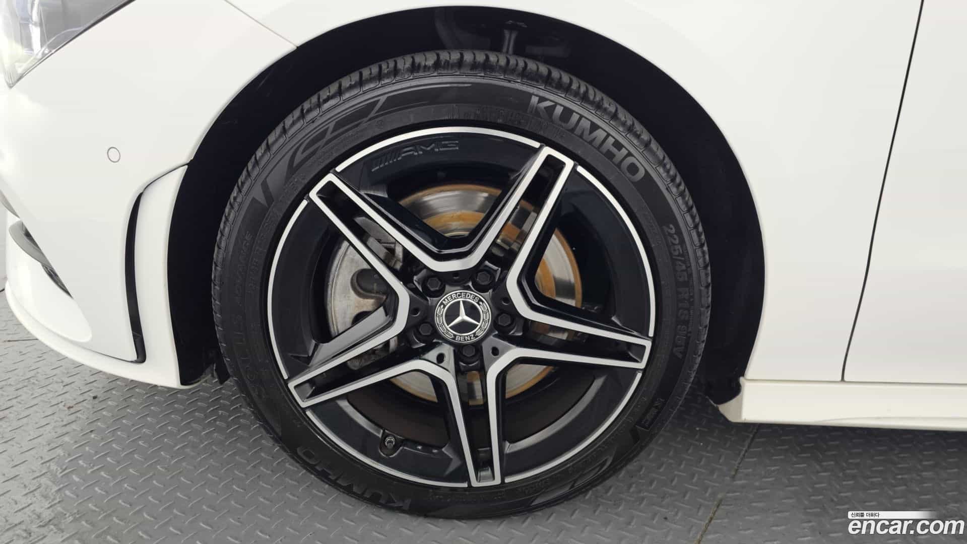 CLA-Class Mercedes-Benz 2023.5-OUTER-005