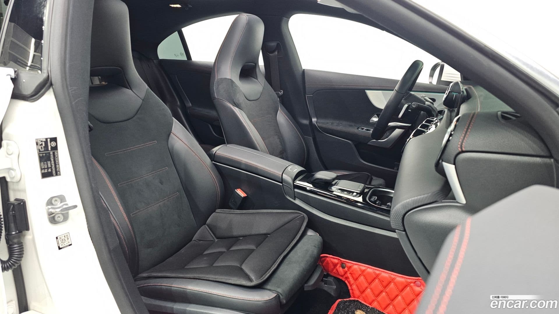 Main__Slider__Photo:CLA-Class Mercedes-Benz 2023.5-10