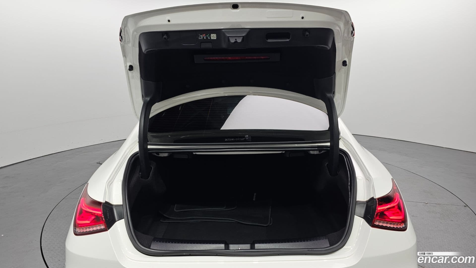 Main__Slider__Photo:CLA-Class Mercedes-Benz 2023.5-19