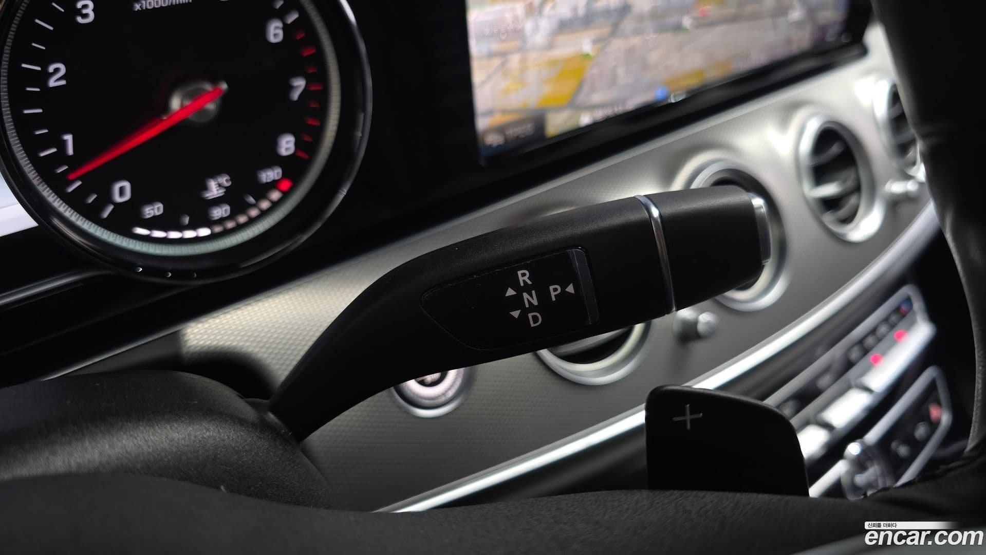 Main__Slider__Photo:E-Class Mercedes-Benz 2018.9-8