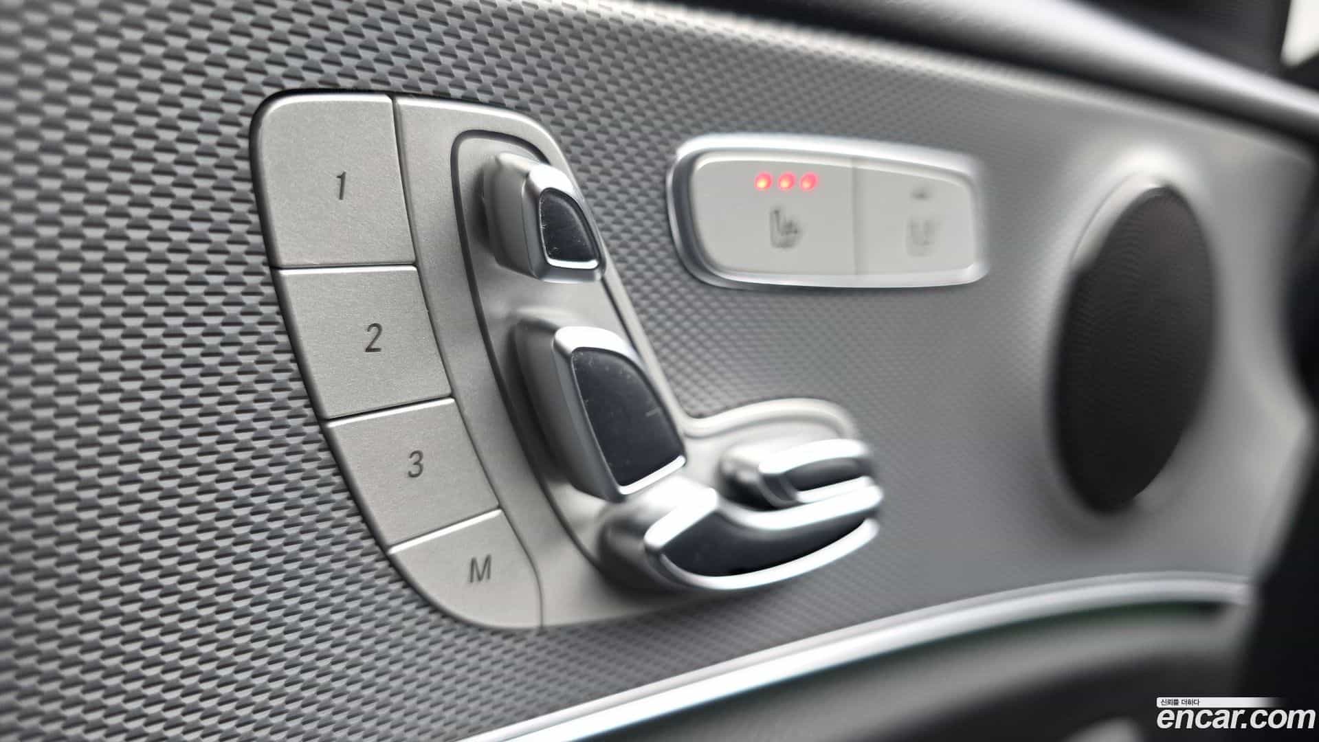 E-Class Mercedes-Benz 2018.9-OPTION-021