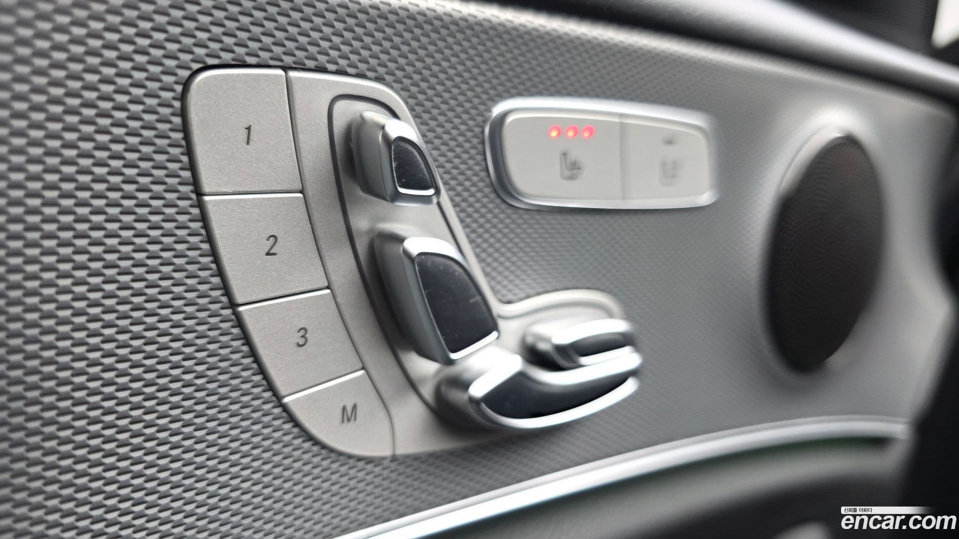 Main__Slider__Photo:E-Class Mercedes-Benz 2018.9-16