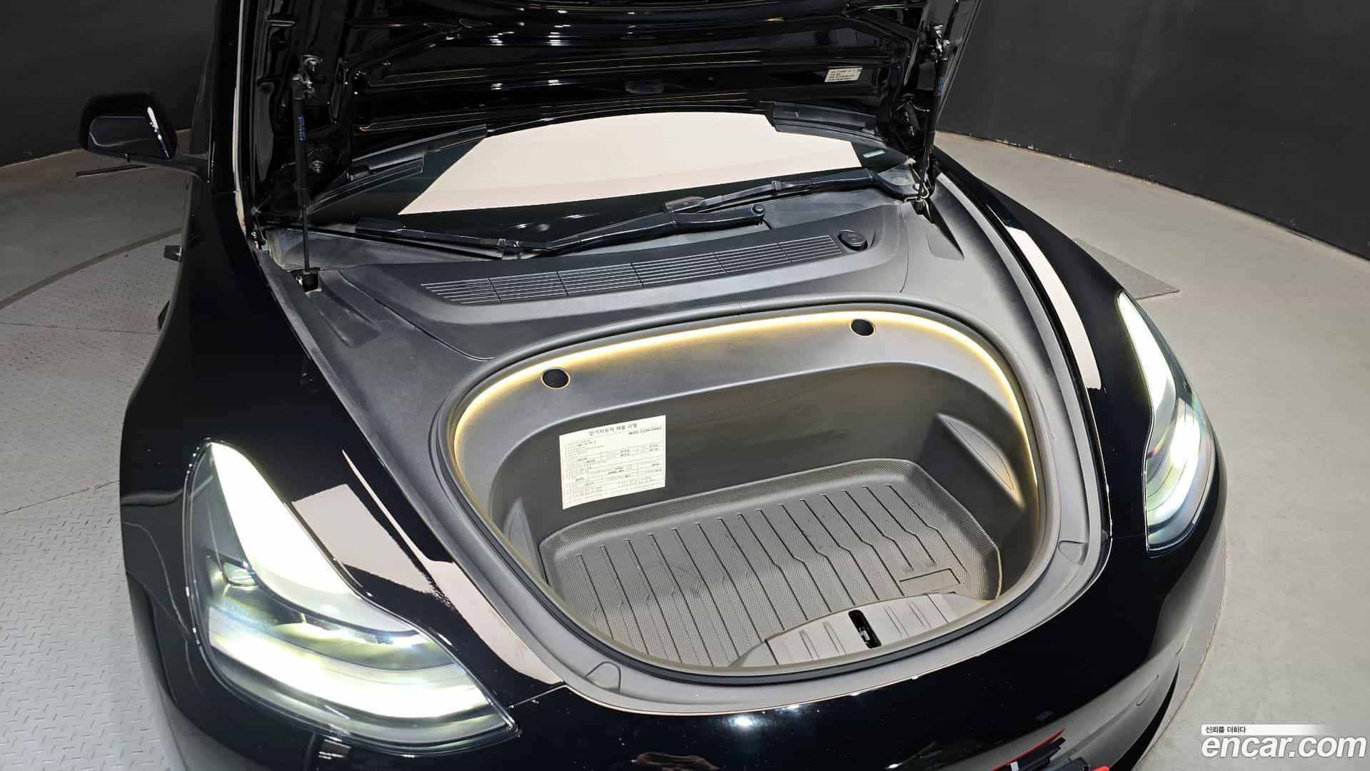 Model 3 Tesla 2022.4-OUTER-006