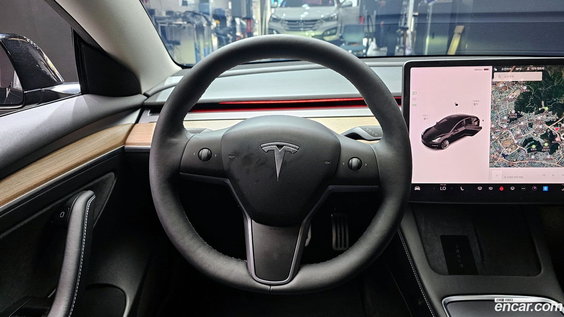 Main__Slider__Photo:Model 3 Tesla 2022.4-13