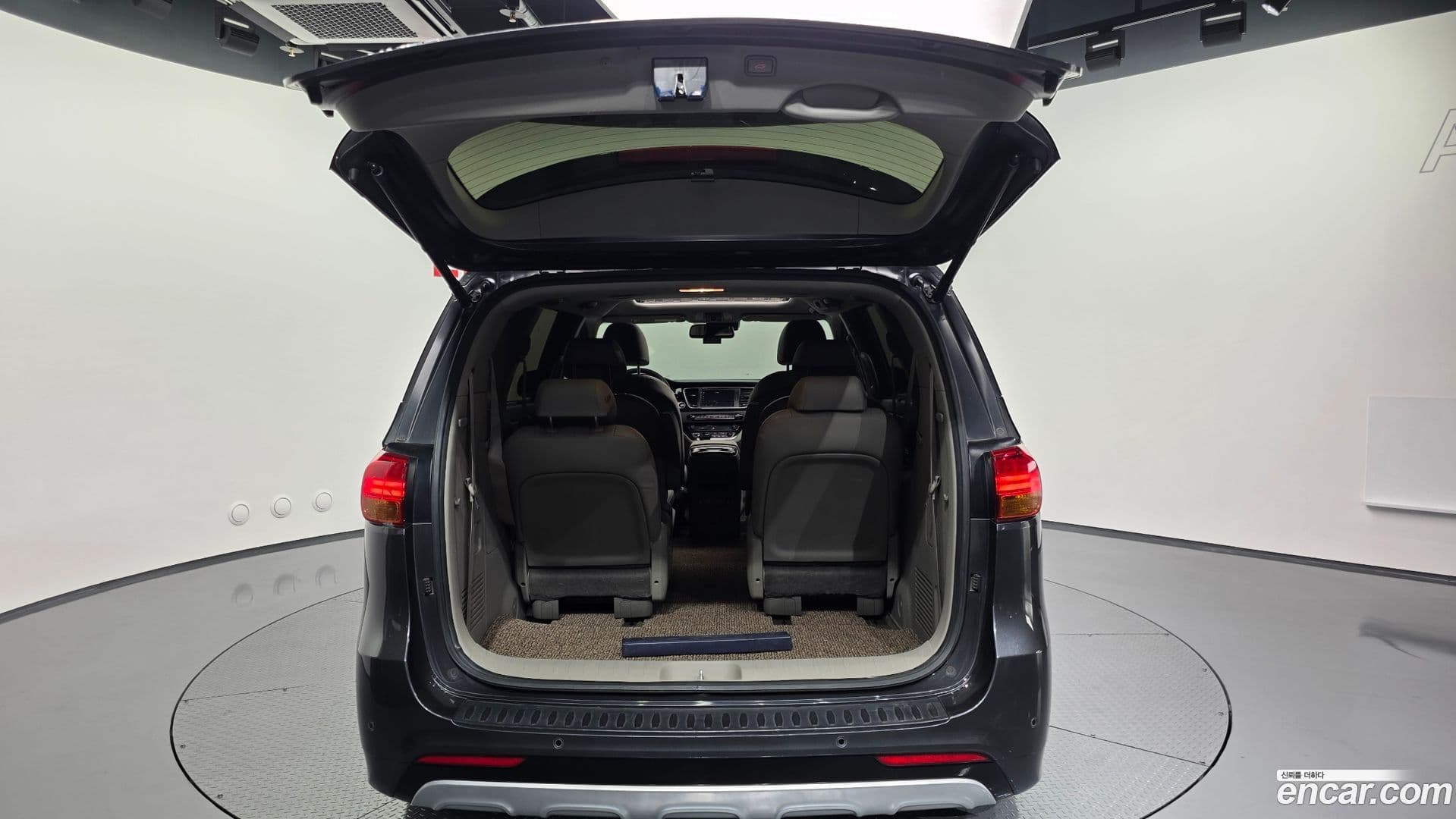 Main__Slider__Photo:Canival Kia 2014.7-19