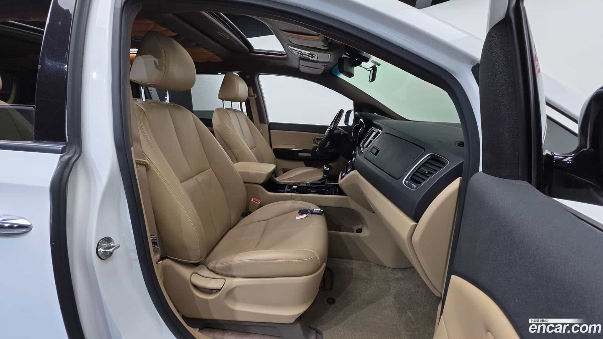 Canival Kia 2017.1-INNER-010