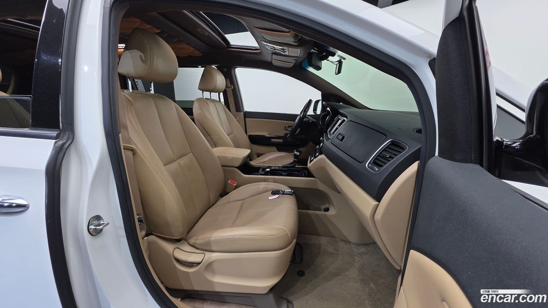 Main__Slider__Photo:Canival Kia 2017.1-9