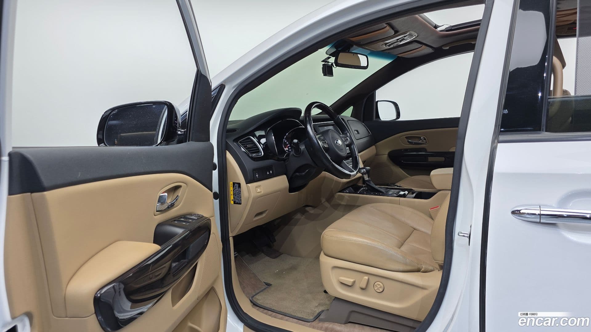 Main__Slider__Photo:Canival Kia 2017.1-11