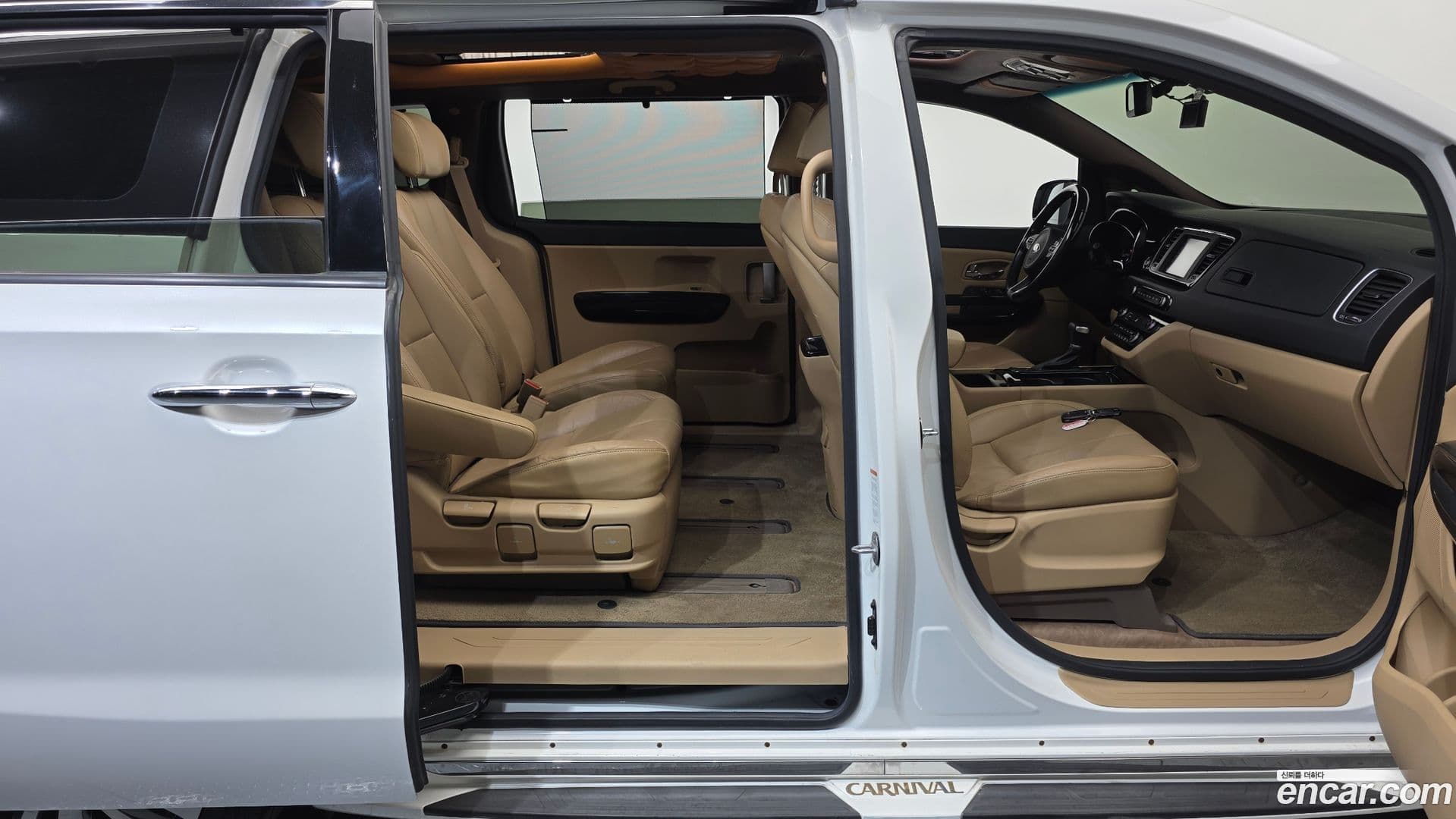 Main__Slider__Photo:Canival Kia 2017.1-18