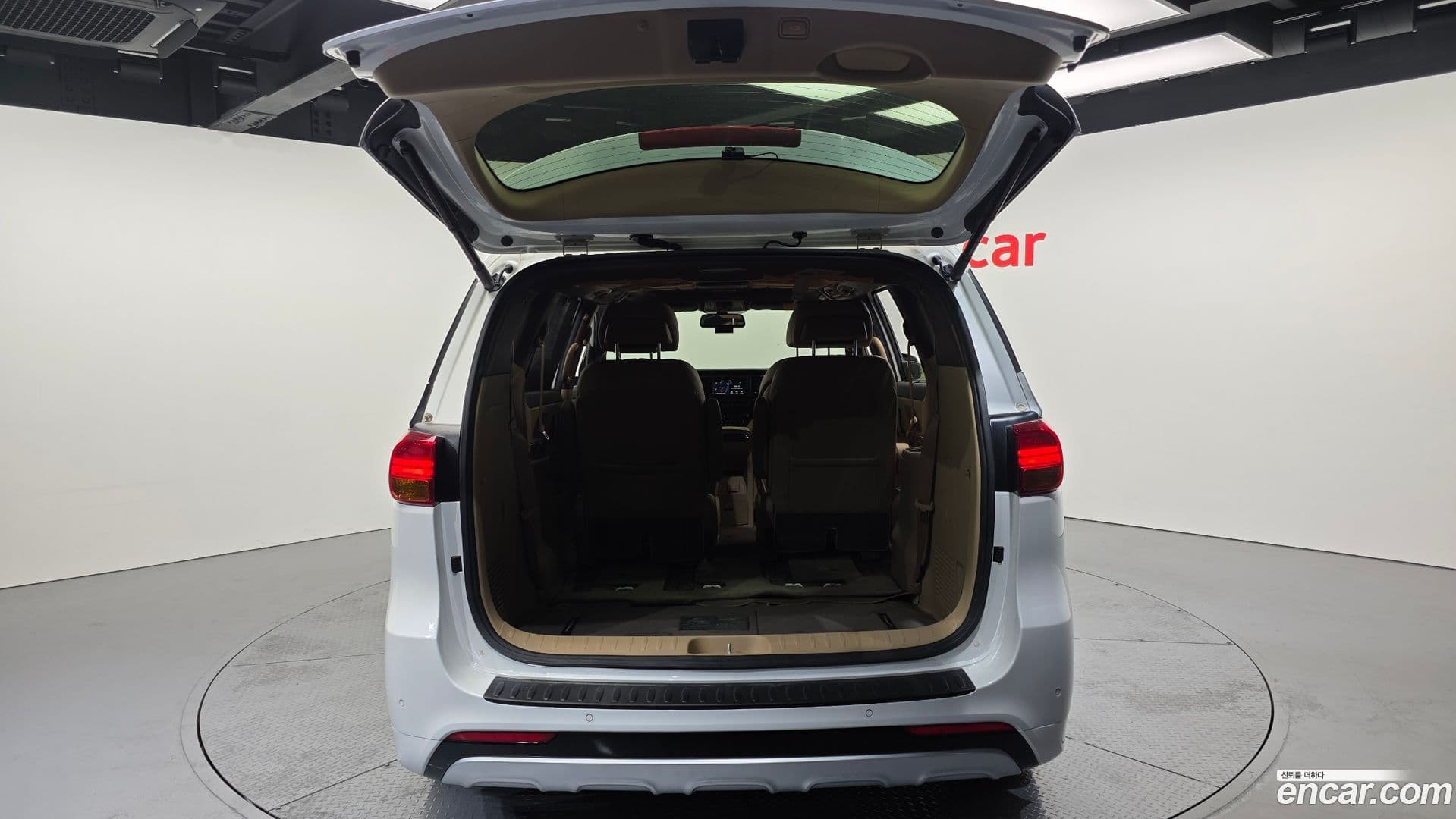 Main__Slider__Photo:Canival Kia 2017.1-19