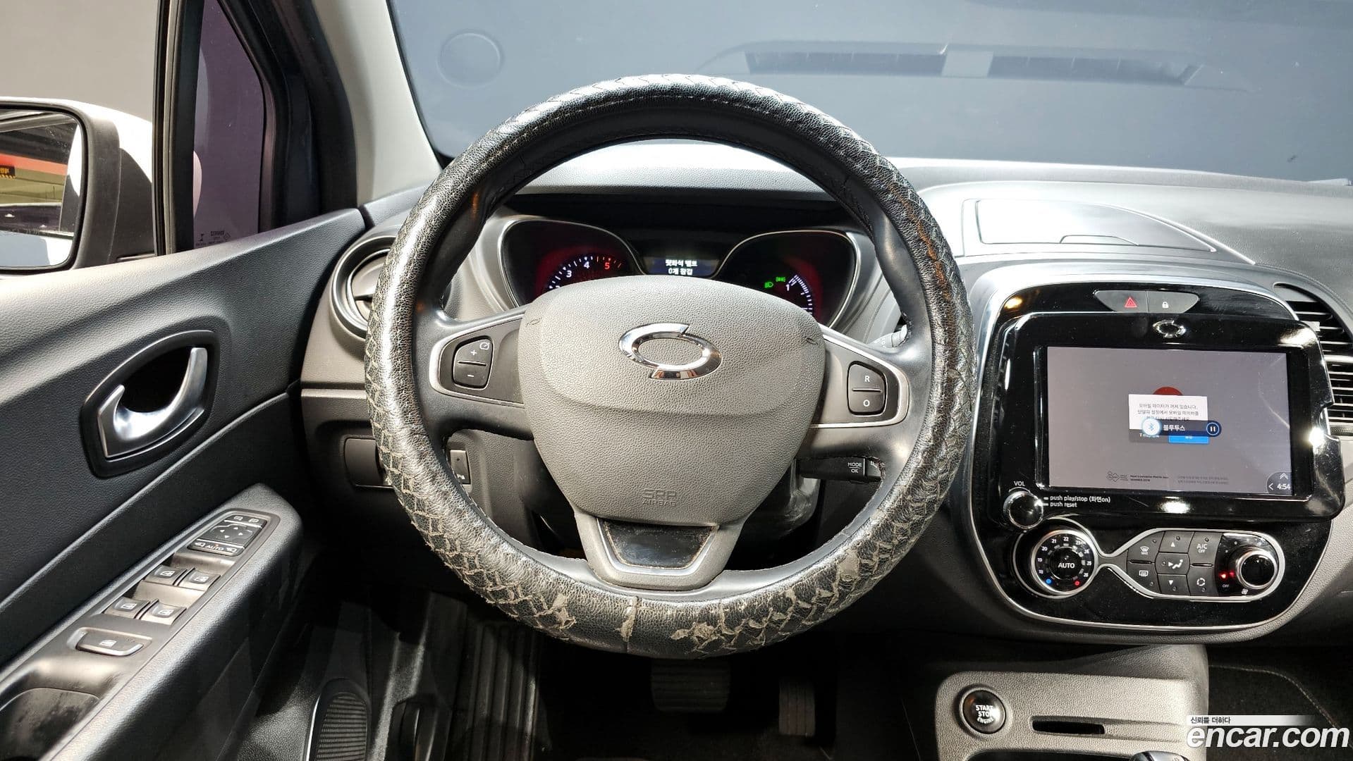 Main__Slider__Photo:QM3 Renault-KoreaSamsung 2017.8-12