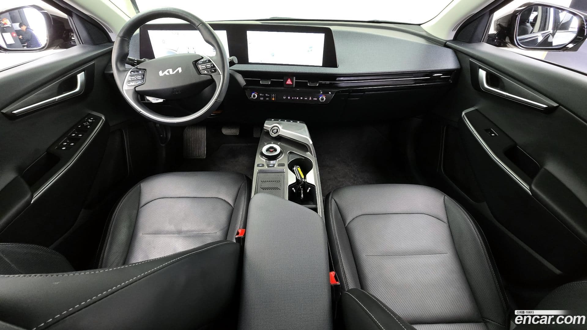 Main__Slider__Photo:EV6 Kia 2022.2-6