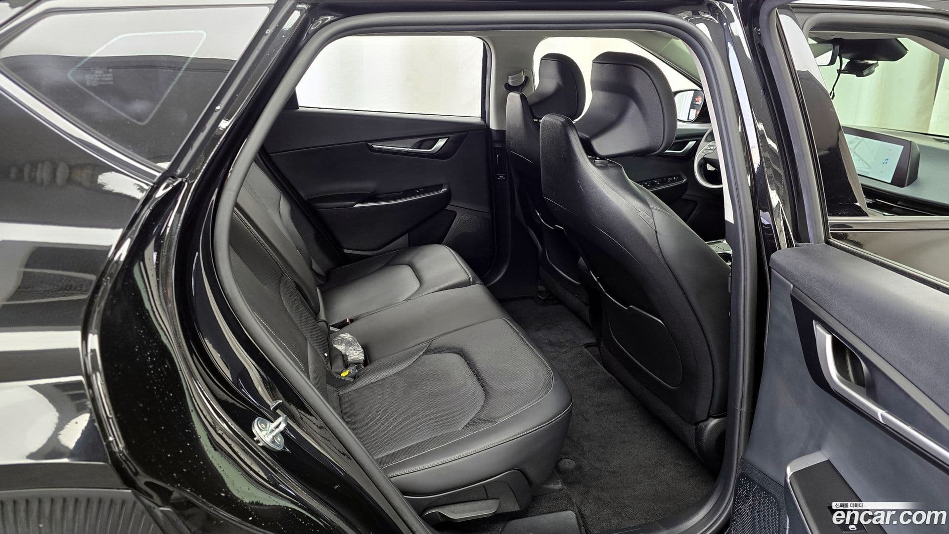 Main__Slider__Photo:EV6 Kia 2022.2-11