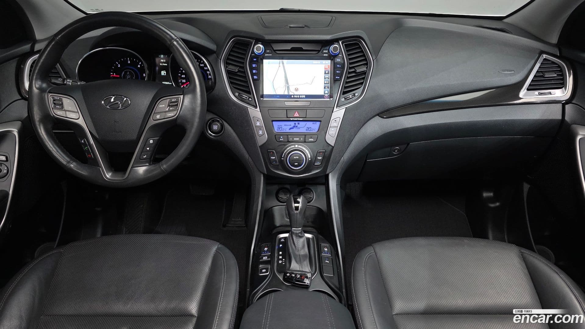 Main__Slider__Photo:Santafe Hyundai 2015.2-6