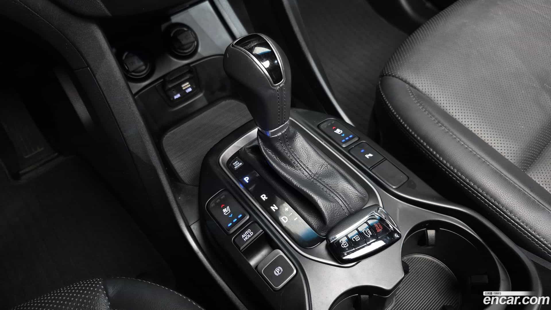 Santafe Hyundai 2015.2-INNER-009