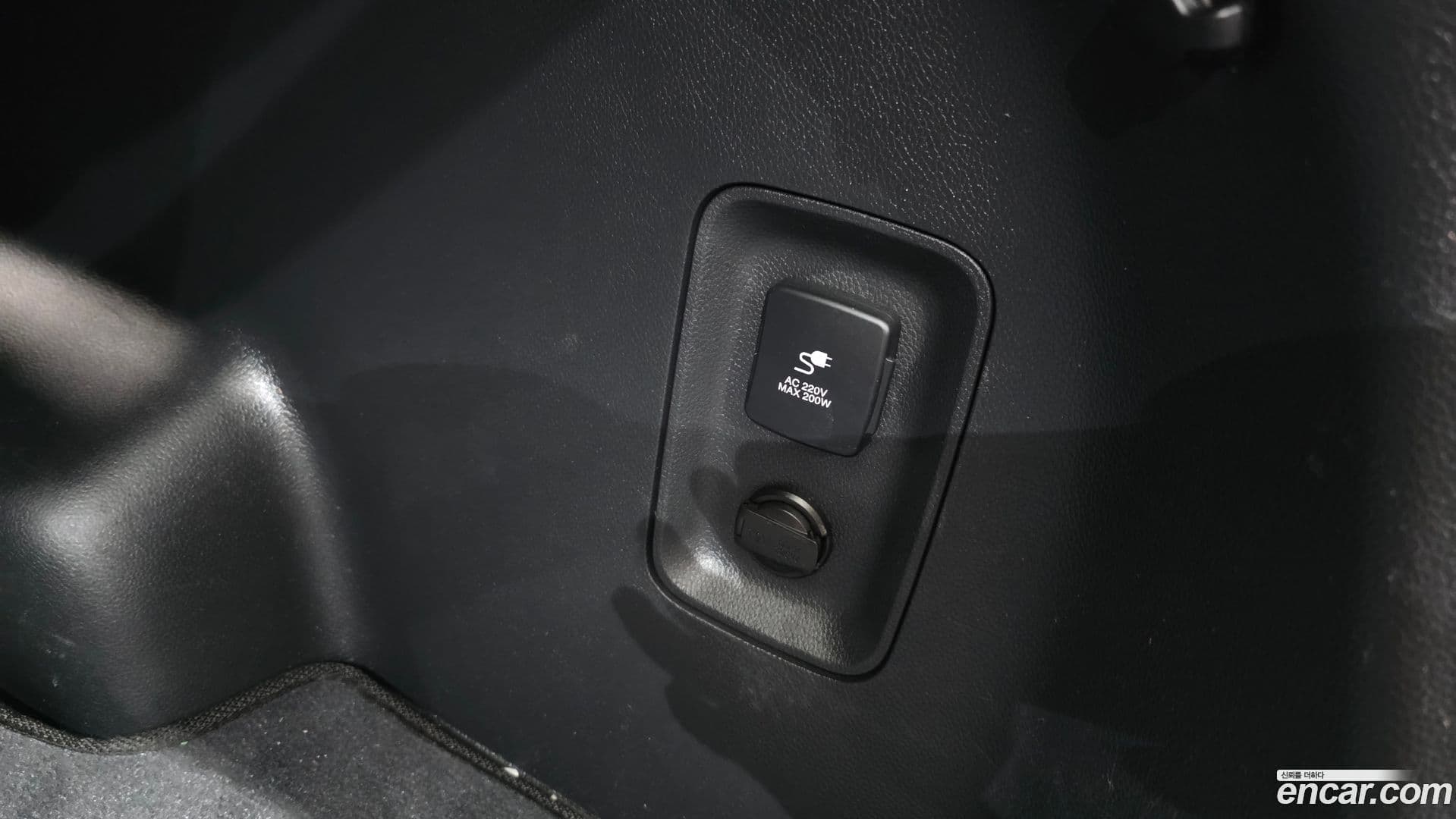 Main__Slider__Photo:Santafe Hyundai 2015.2-18