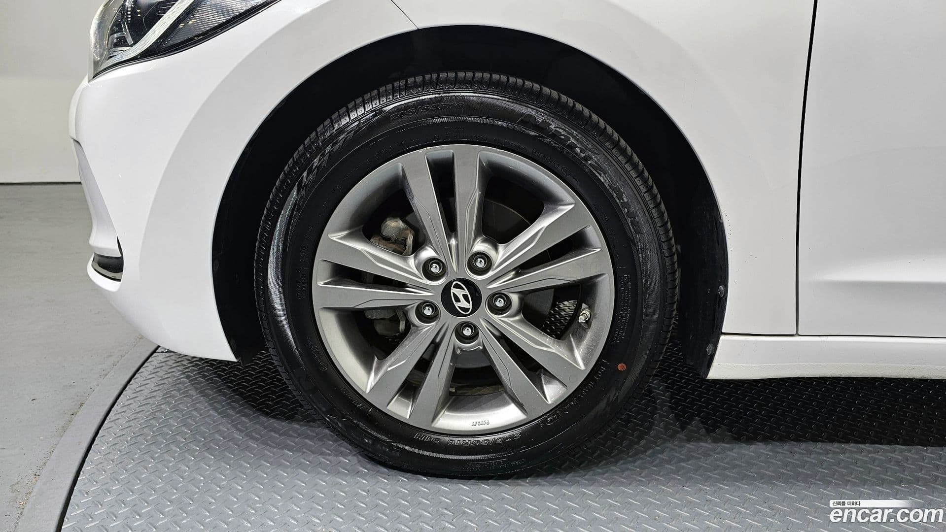 Main__Slider__Photo:AVANTE Hyundai 2016.10-4