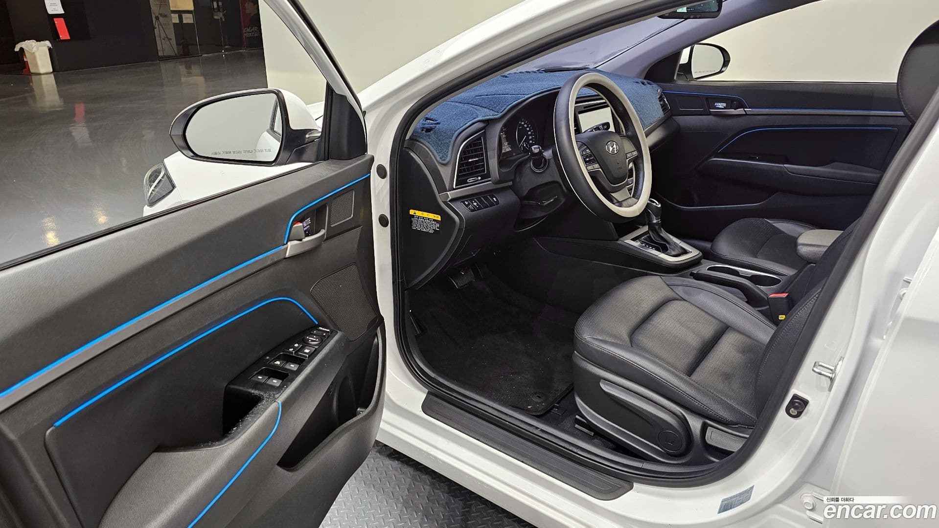 Main__Slider__Photo:AVANTE Hyundai 2016.10-9