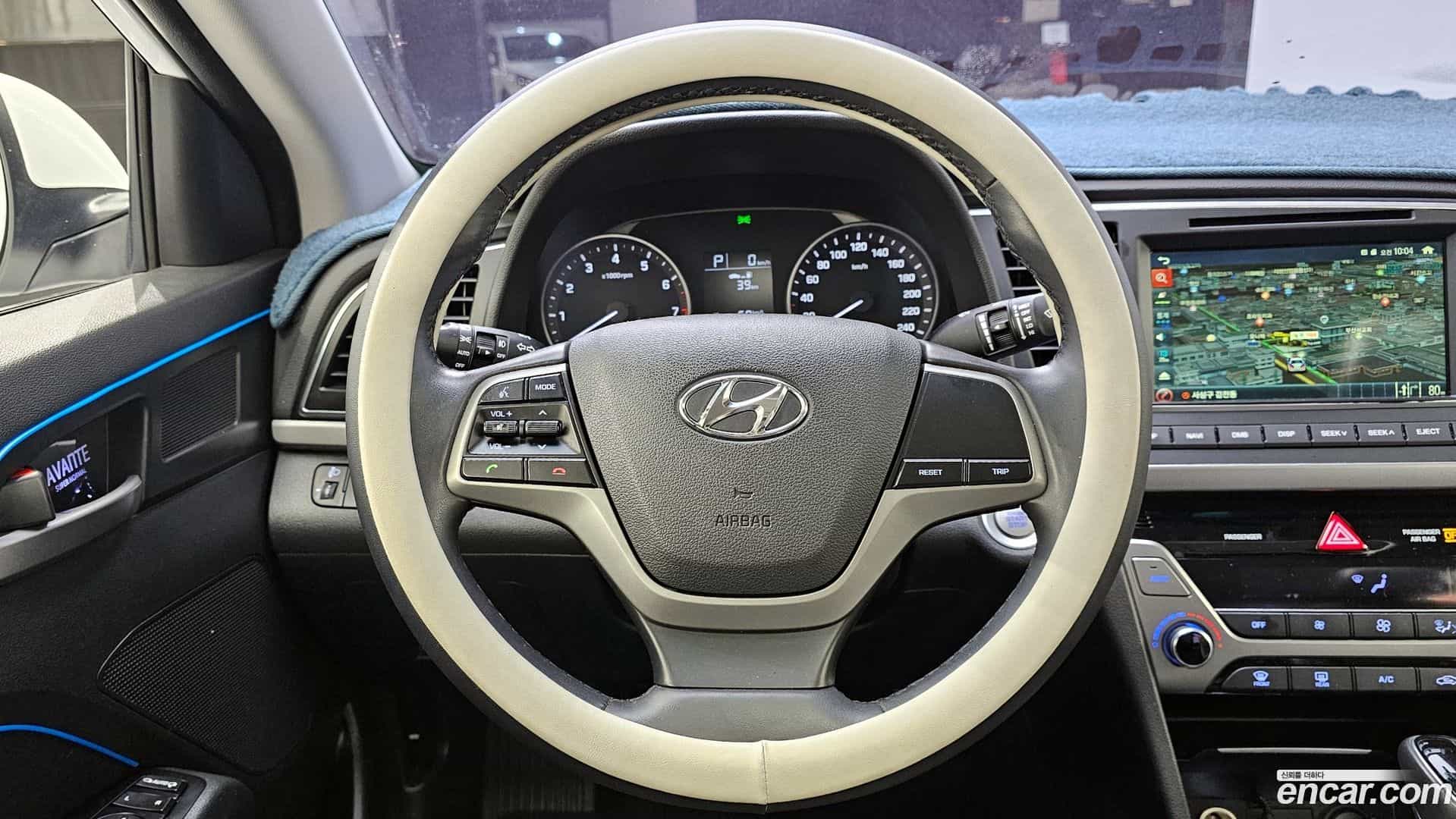 AVANTE Hyundai 2016.10-OPTION-017
