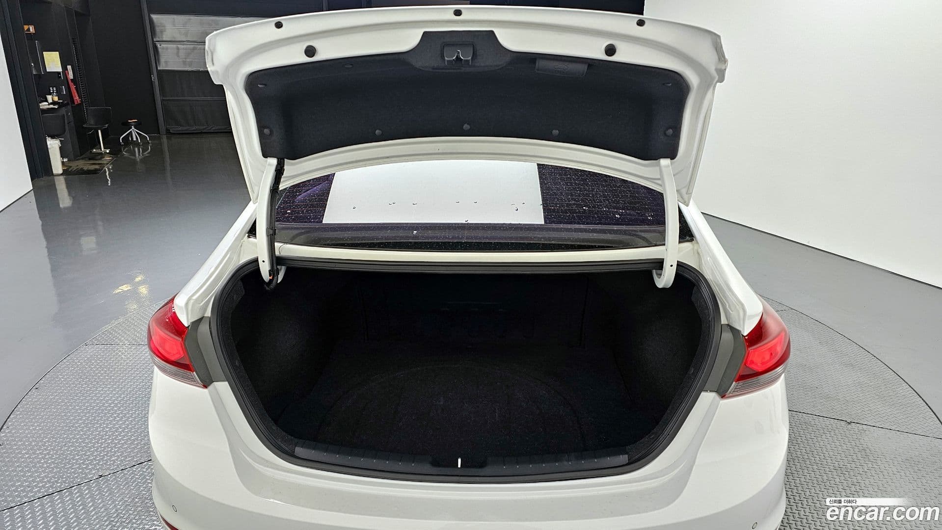 Main__Slider__Photo:AVANTE Hyundai 2016.10-19