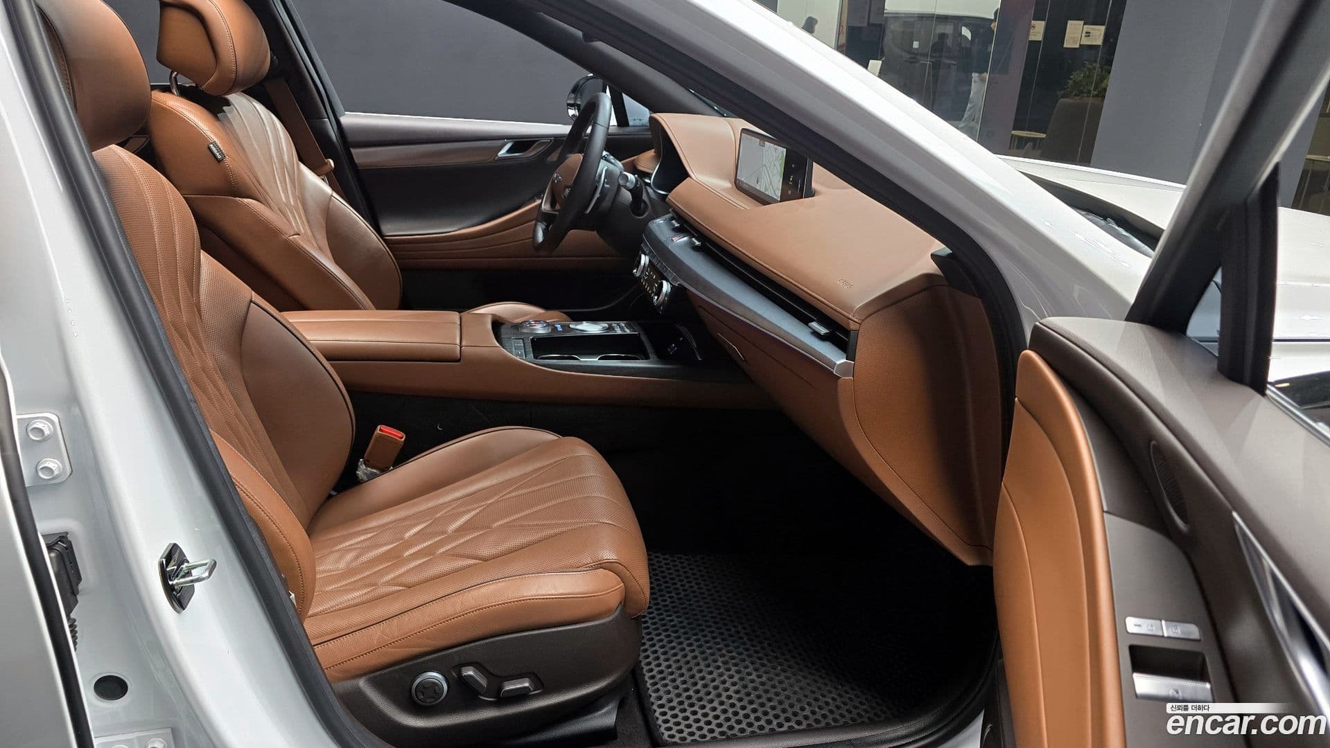 Main__Slider__Photo:G80 Genesis 2020.4-9