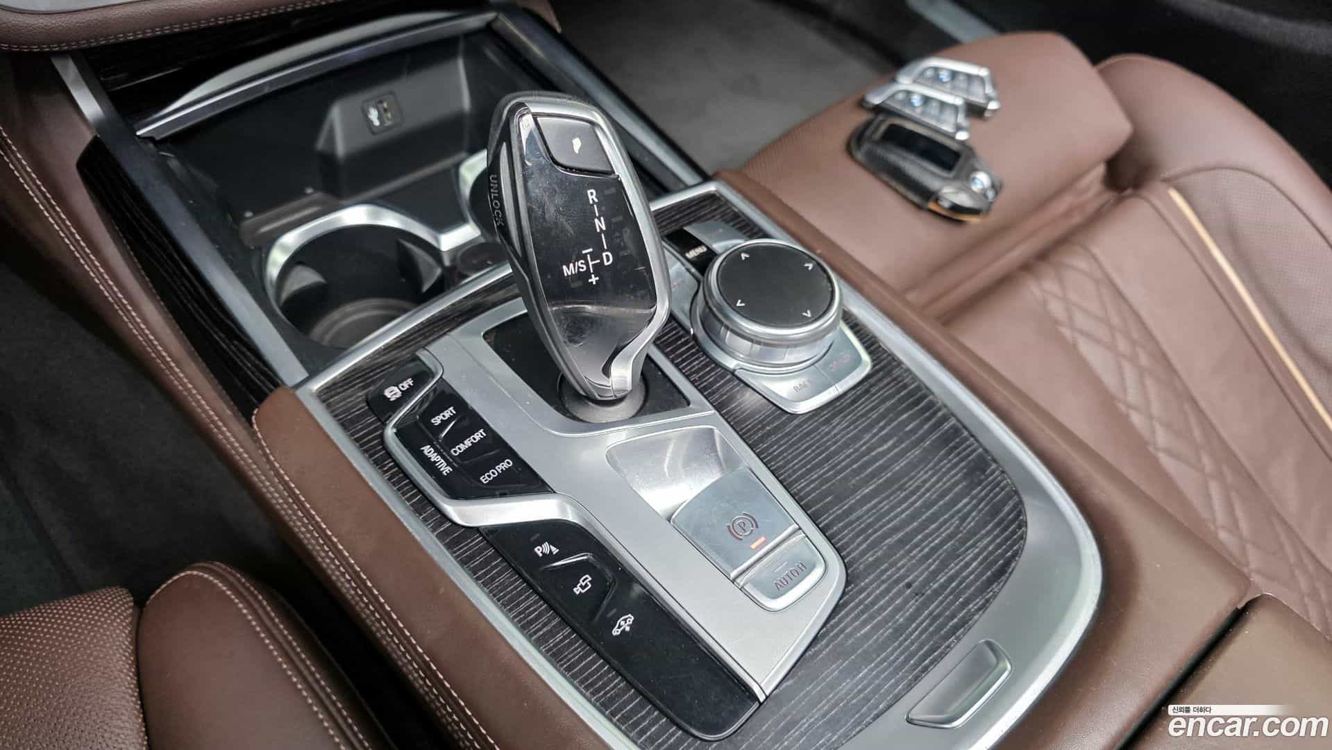 7-Series BMW 2018.11-INNER-009