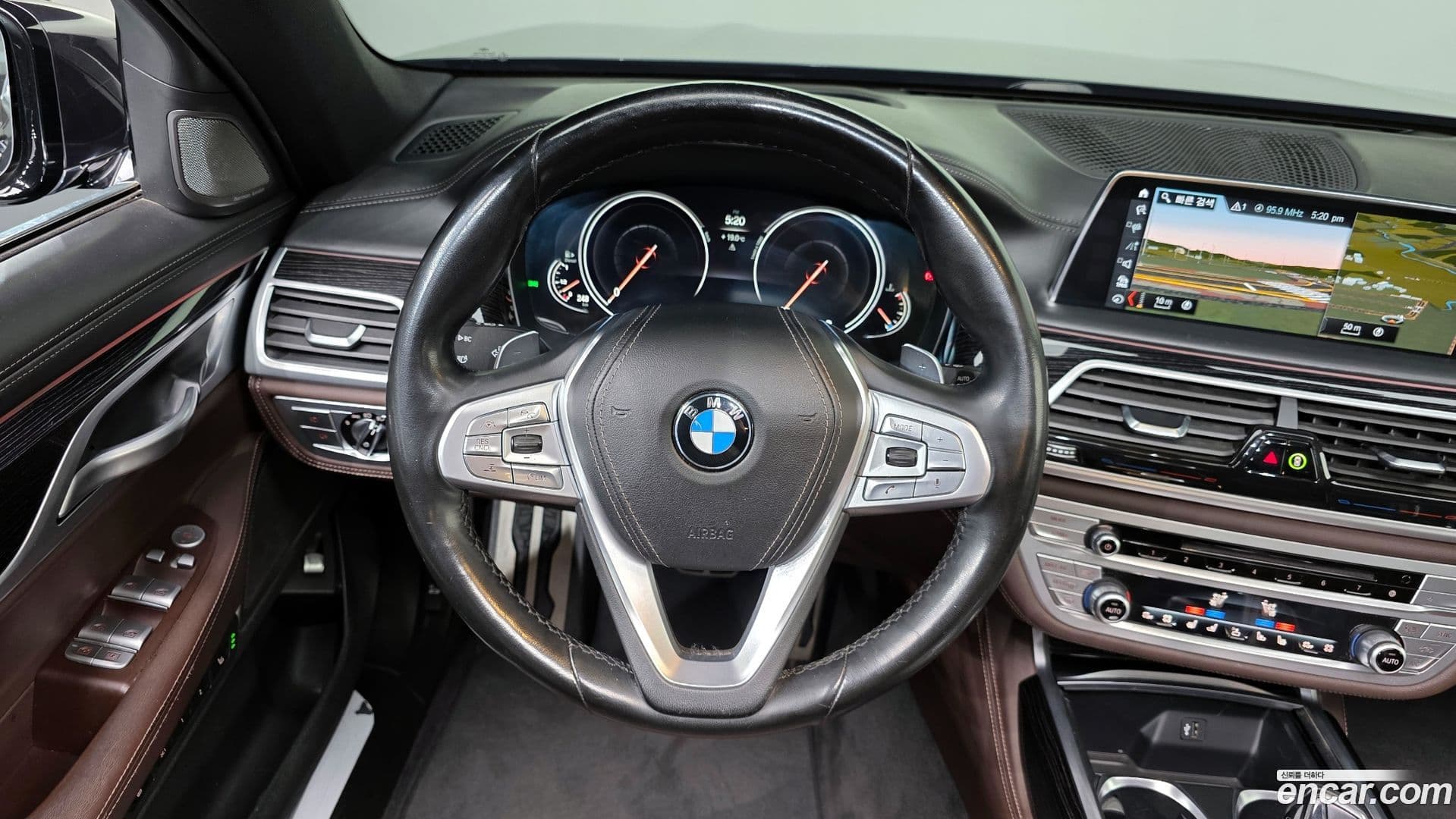 Main__Slider__Photo:7-Series BMW 2018.11-12