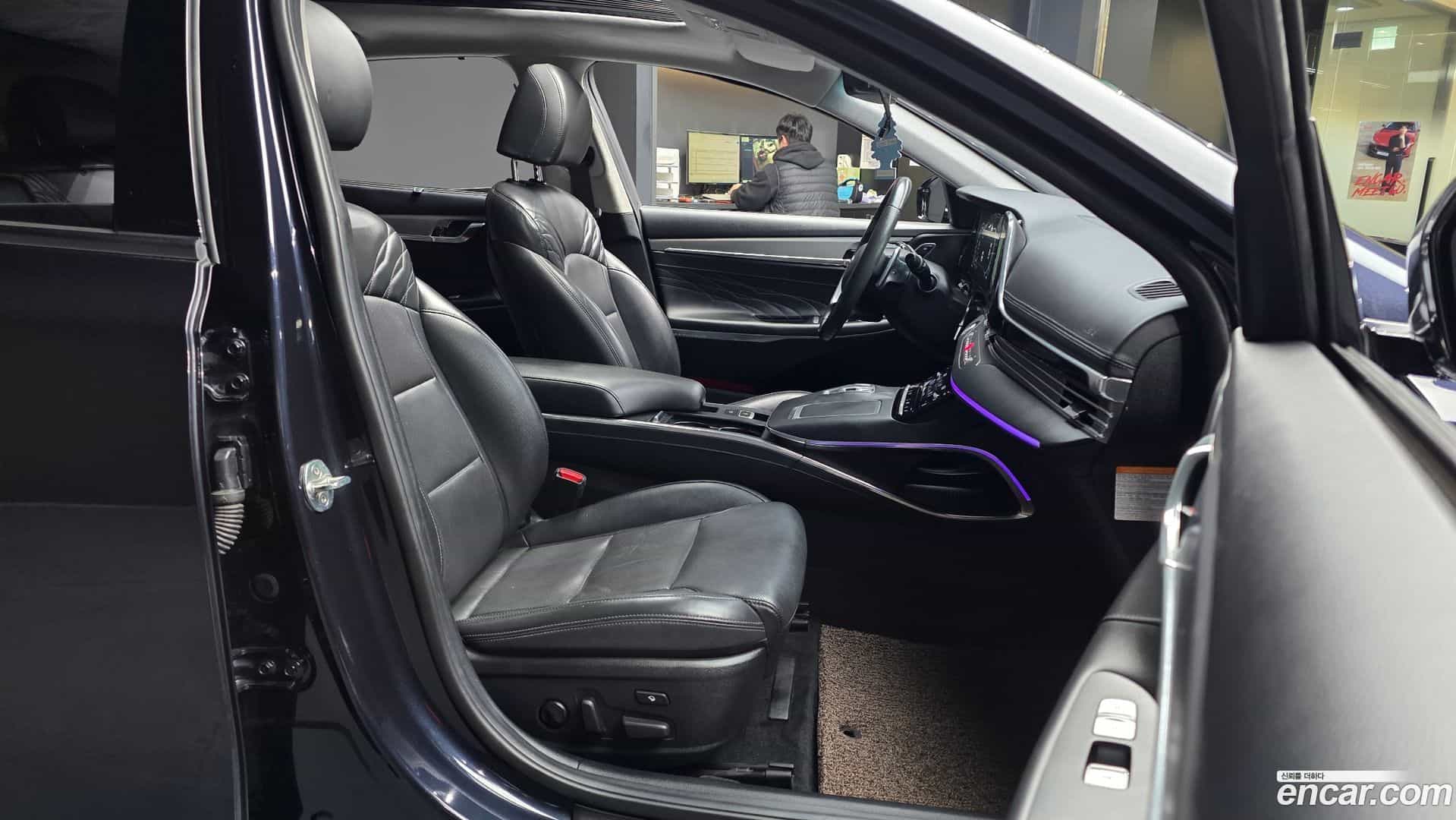 Grandeur Hyundai 2021.4-OPTION-015