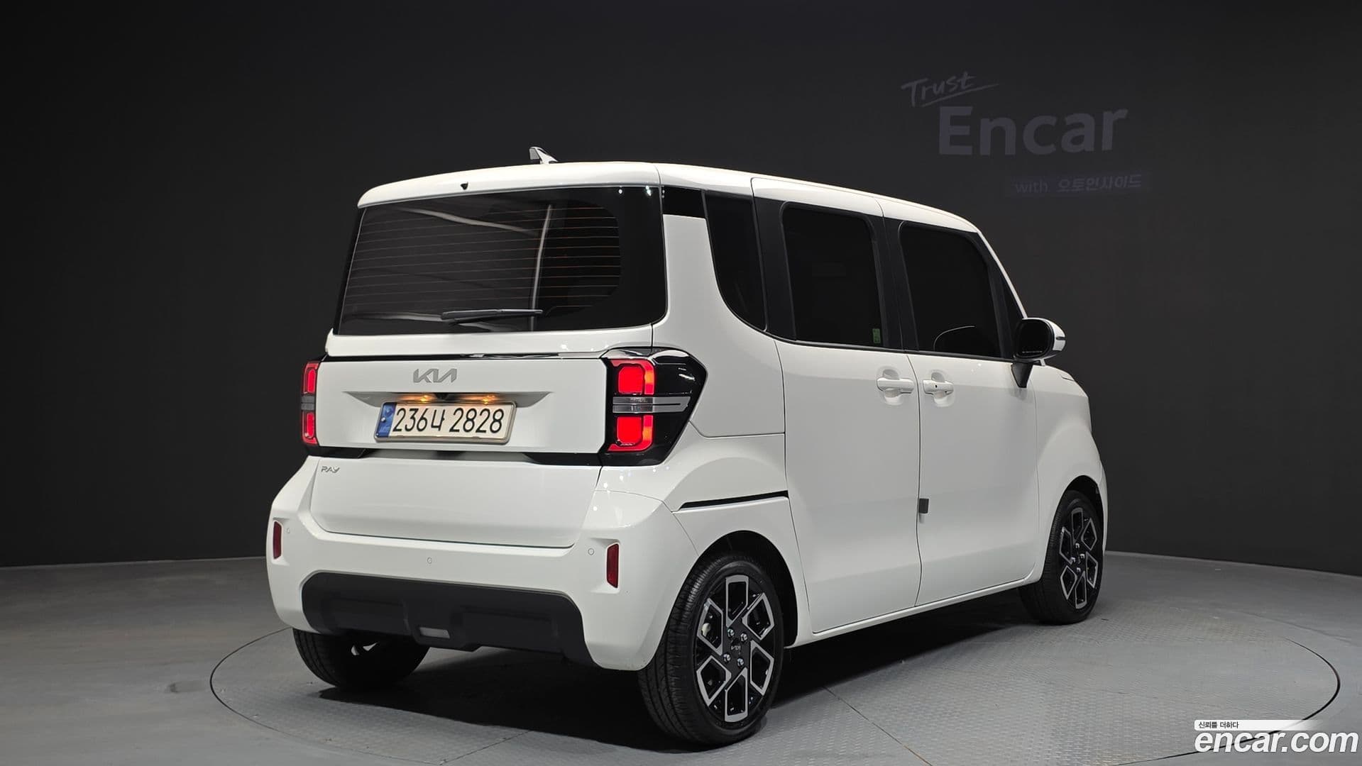 Main__Slider__Photo:RAY Kia 2024.6-1