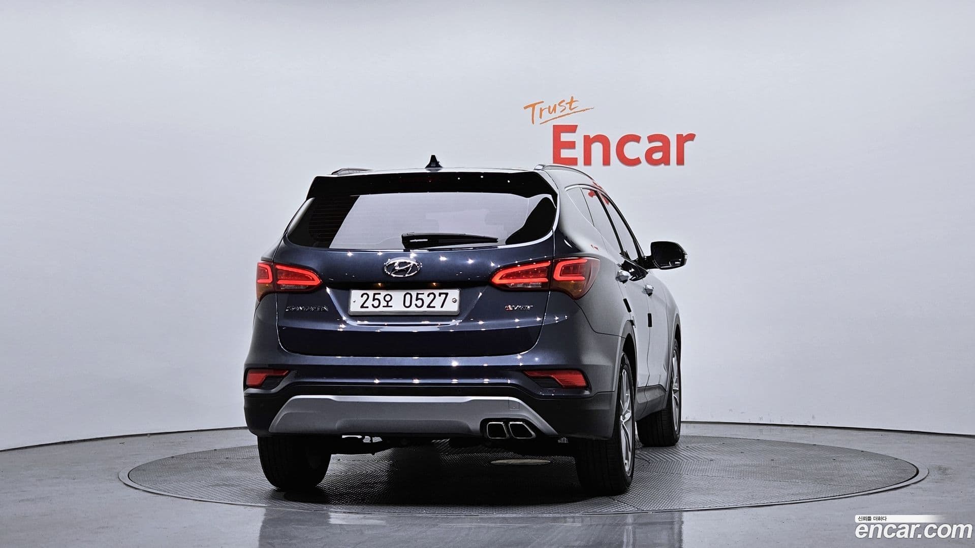 Main__Slider__Photo:Santafe Hyundai 2016.2-3