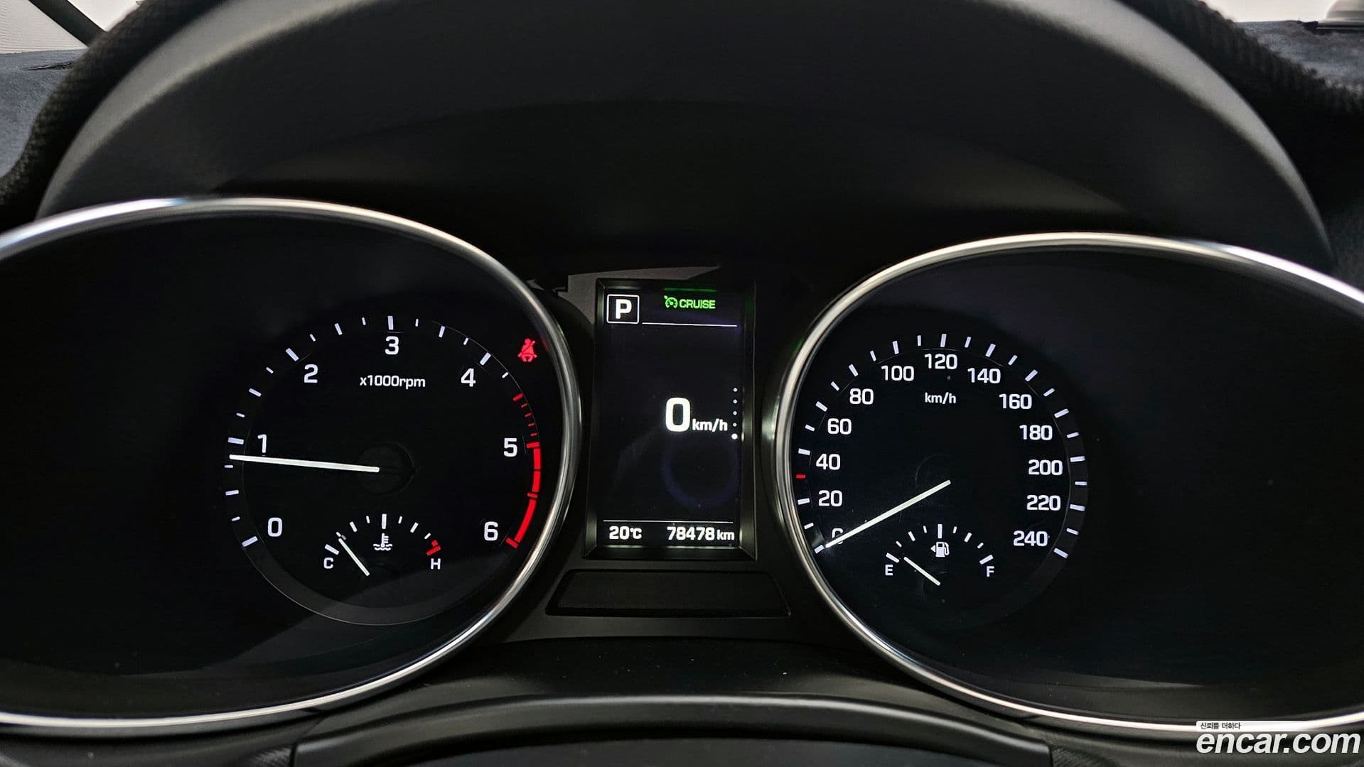 Main__Slider__Photo:Santafe Hyundai 2016.2-7