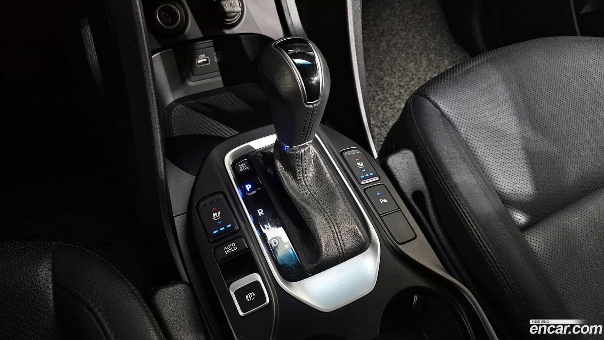 Santafe Hyundai 2016.2-INNER-009