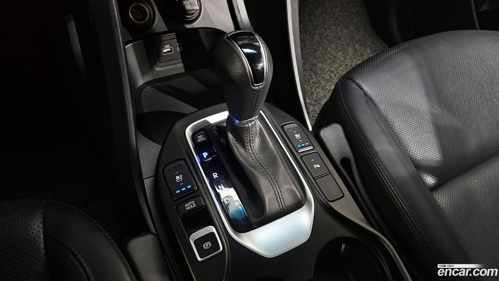 Main__Slider__Photo:Santafe Hyundai 2016.2-8