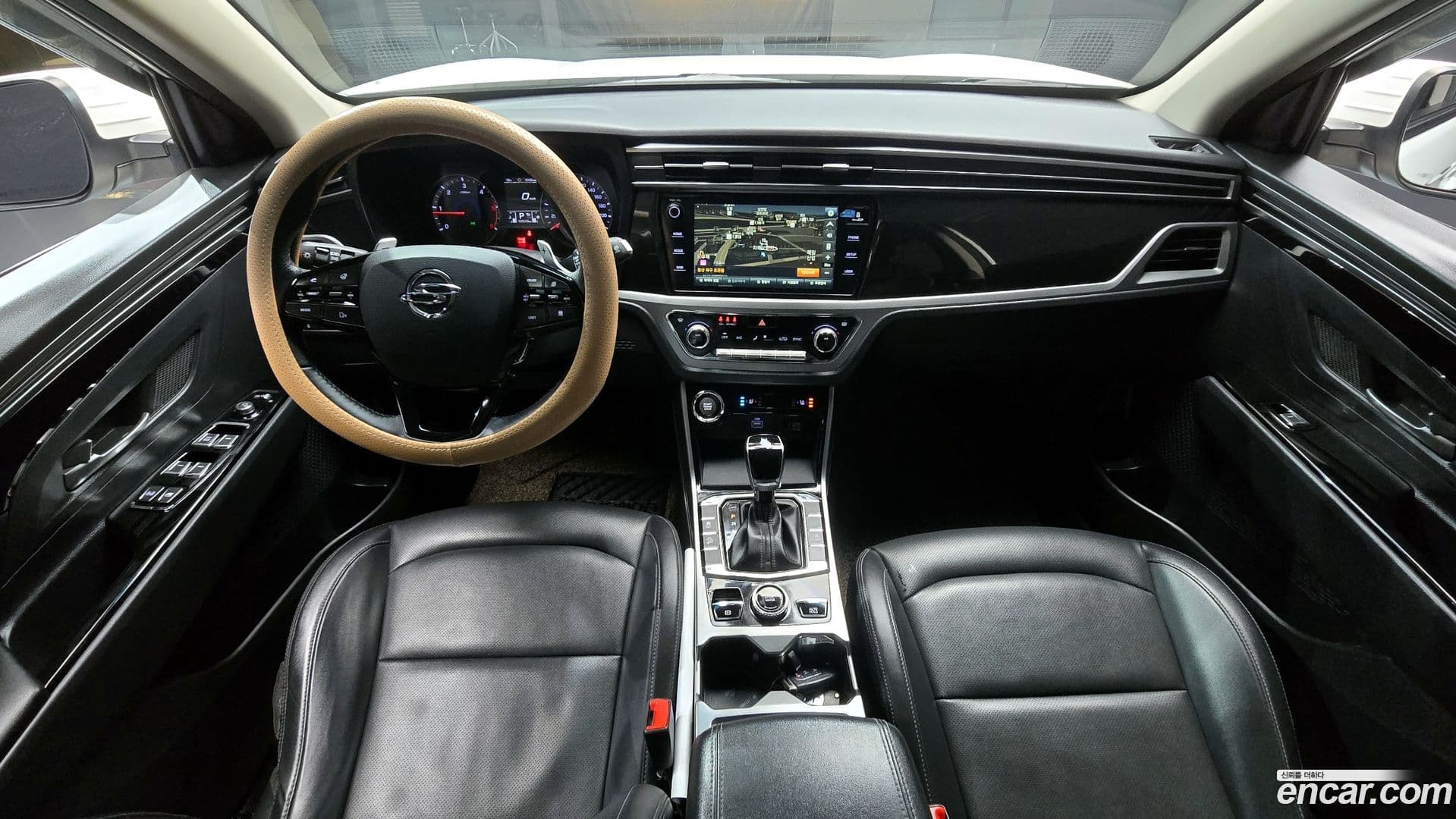 Main__Slider__Photo:KORANDO KG_Mobility_Ssangyong 2020.5-6