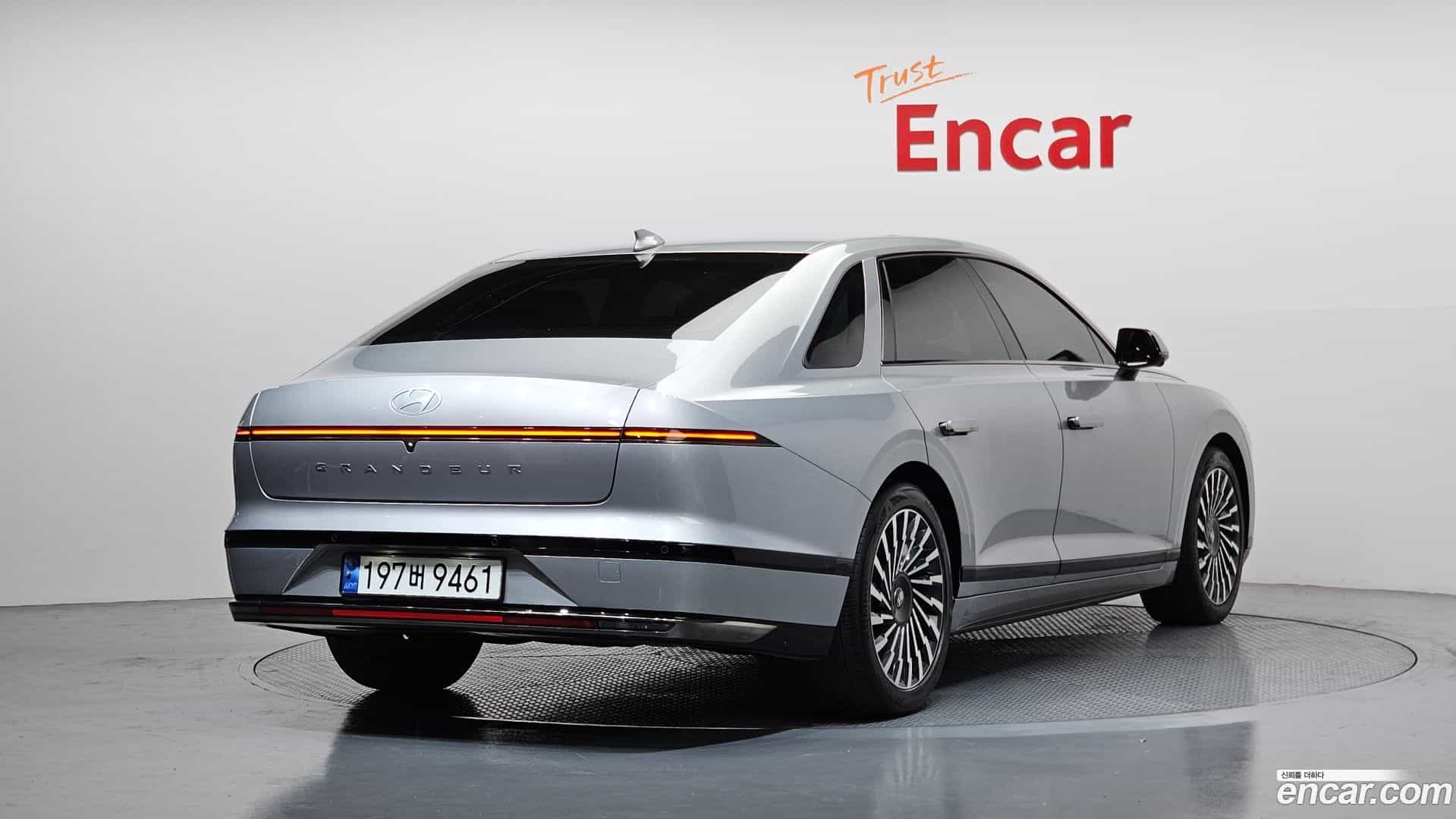 Grandeur Hyundai 2023.2-OUTER-002