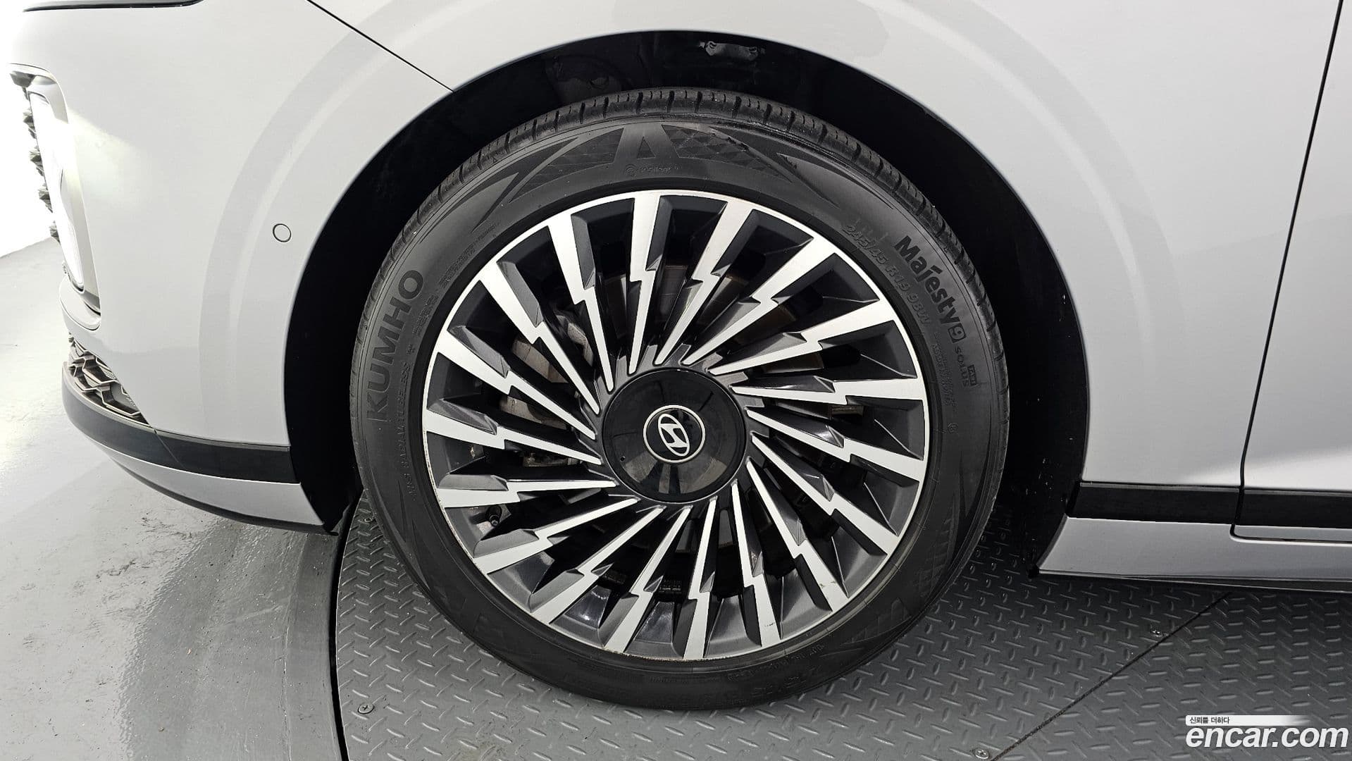 Main__Slider__Photo:Grandeur Hyundai 2023.2-4