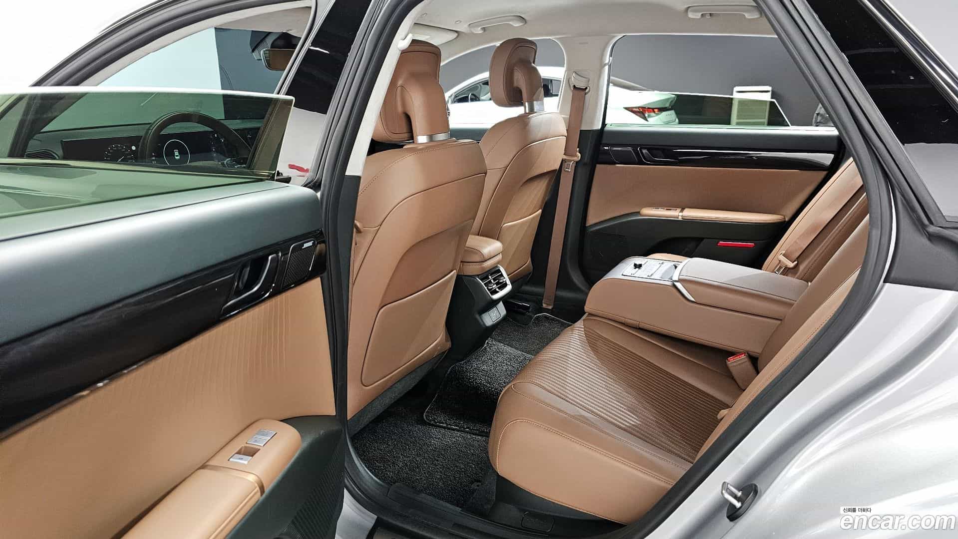 Grandeur Hyundai 2023.2-INNER-010