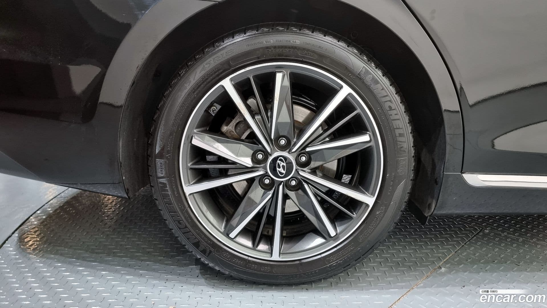 Main__Slider__Photo:Grandeur Hyundai 2022.6-4