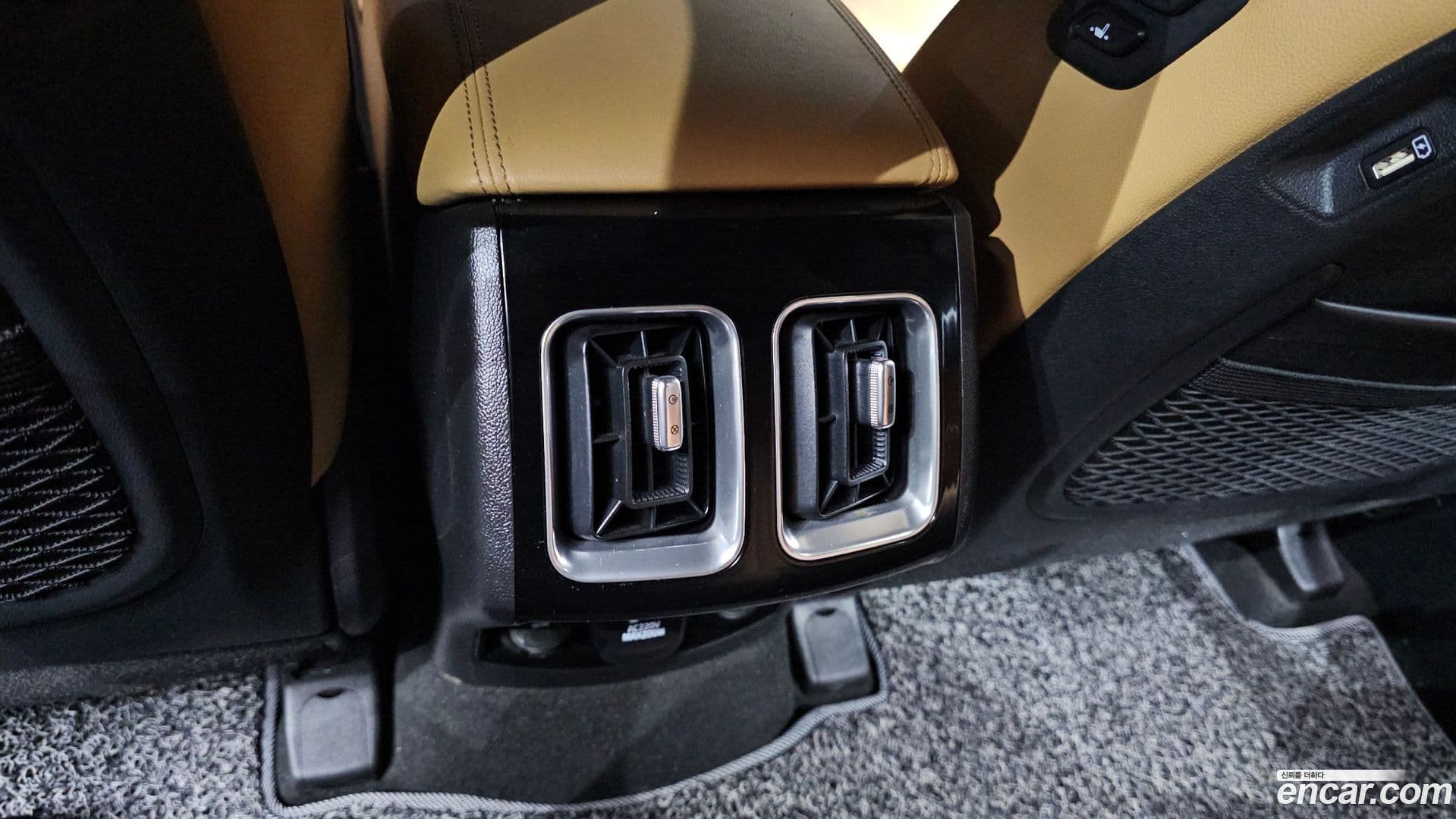 Main__Slider__Photo:Sorento Kia 2020.6-17